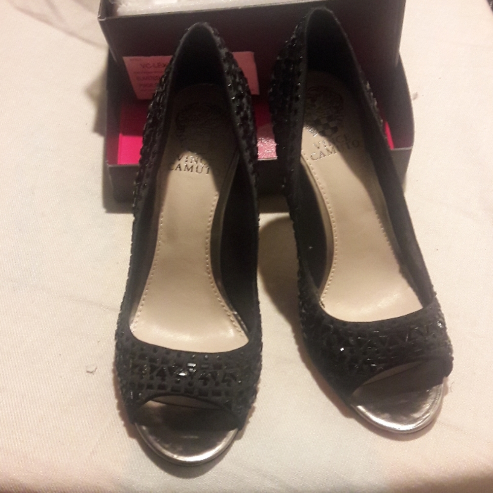 Open toe heel pump never worn in box